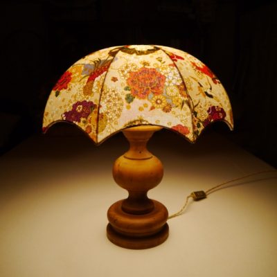 Le Chat et l'Aiguille, tapisserie d'ameublement, couture d'ameublement, abat-jour, abat-jour dôme parapluie, abat-jour, artisanat d'art, Aveyron, Pont de Salars, Lévézou